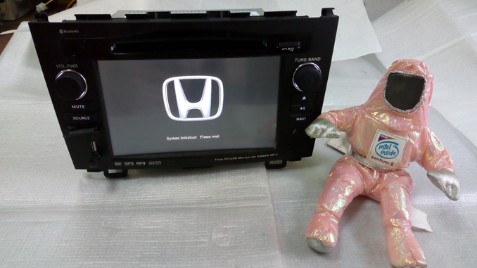 Белый экран при включении штатного ГУ Honda CR-V
