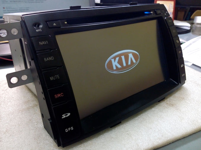 Черный экран автомагнитолы Winca KIA Sorento. Ремонт LCD