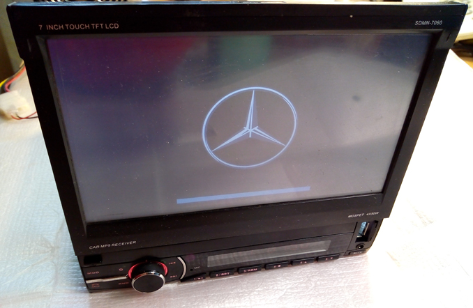 Белый экран китайской магнитолы Mercedes