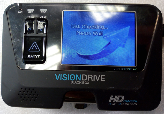 При включении Disk Checking...Please wait авторегистратор GeoCross Visiondrive VD-8000HDS