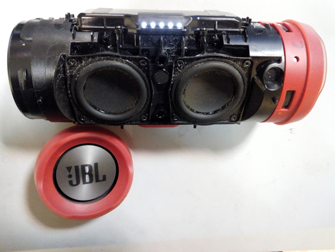 Замена батареи JBL Charge 3. BlueTooth акустика не заряжается и не работает от АКБ