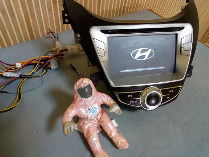 Ремонт автомагнитолы Hyundai Elantra. ГУ не читает USB, SD и диски