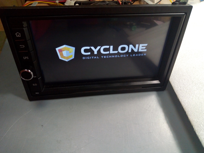 Ремонт Cyclone MP-7049. Автомагнитола Android не включается. Прошивка