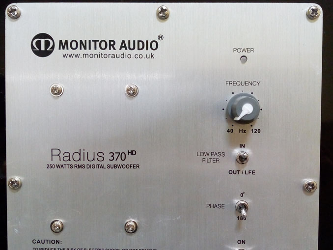 Ремонт сабвуфера Monitor Audio Radius 370HD. Красный индикатор