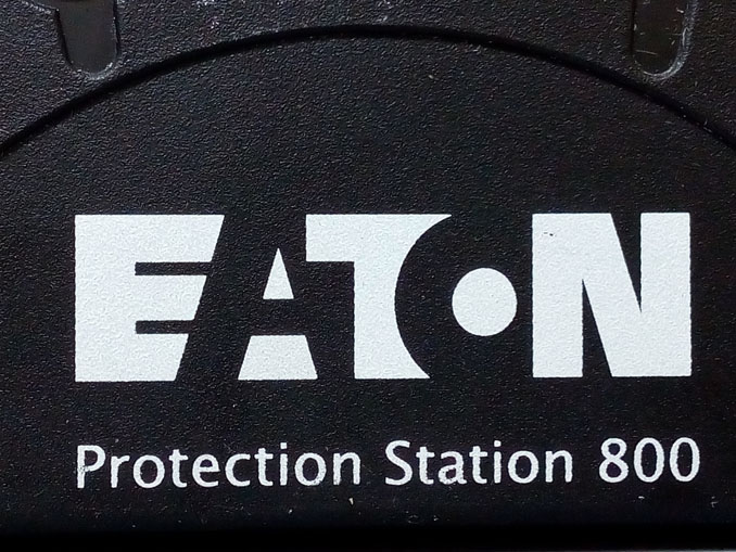 Выключается ИБП Eaton Protection Station 800
