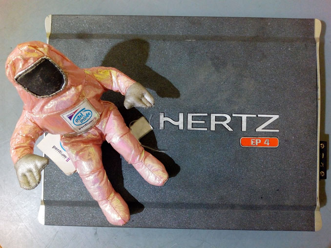 Ремонт усилителя Hertz EP4. Уходит в защиту