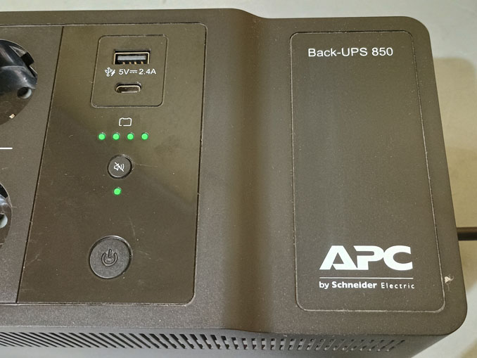 Ремонт APC Back-UPS 850 BE850G2-RS.  Не включается