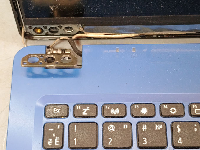 Ремонт Aspire 3 A315-42-R2MH. Замена корпуса экрана